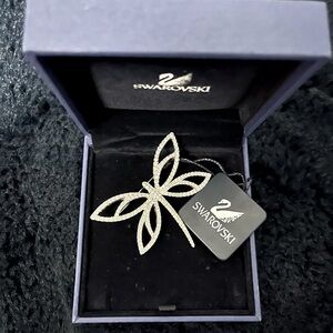 NIB Authentic Swarovski Butterfly Brooch Pin White